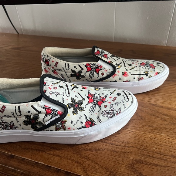 Stranger Things Vans - Picture 4 of 5
